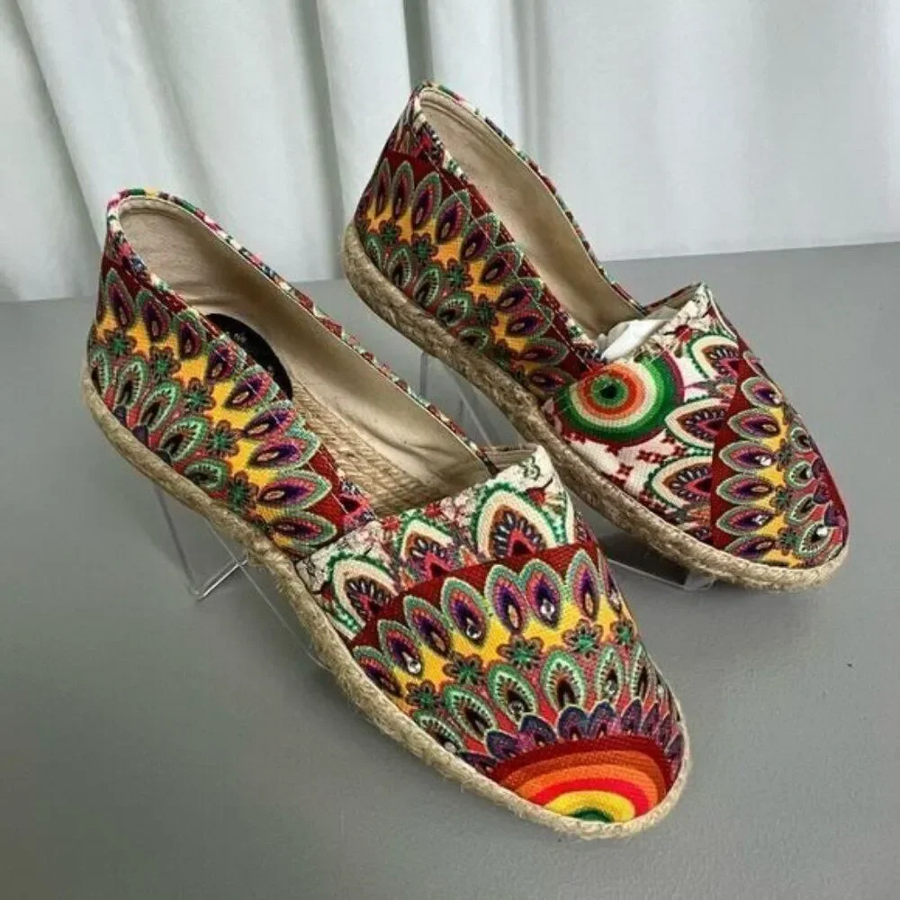 LA MAISON DE L’ ESPADRILLES WOMENS SIZE 8 MULTICOLORED WITH RHINESTONES